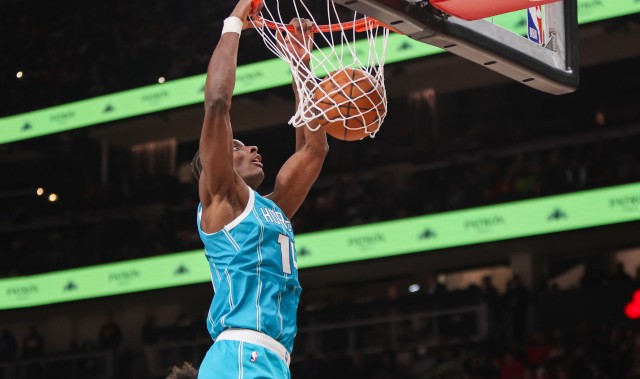 开云体育官方网-大胜绿军！迪亚巴特：强硬的身体对抗&amp;冲击篮下让我们占据上风