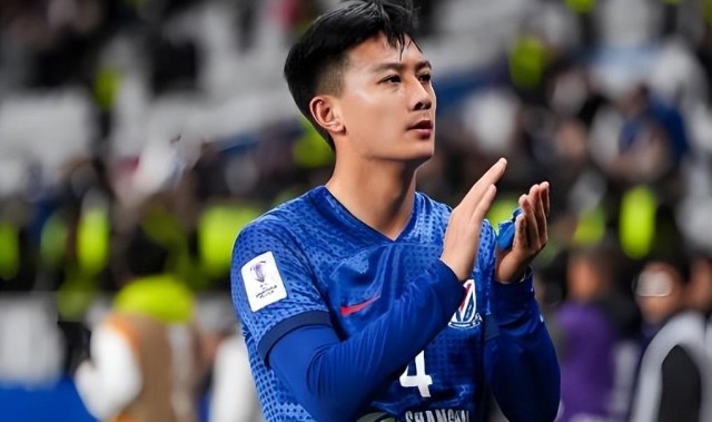 意外！蒋圣龙未来踢国足主力中卫将遇到三位竞争对手，彭啸领衔