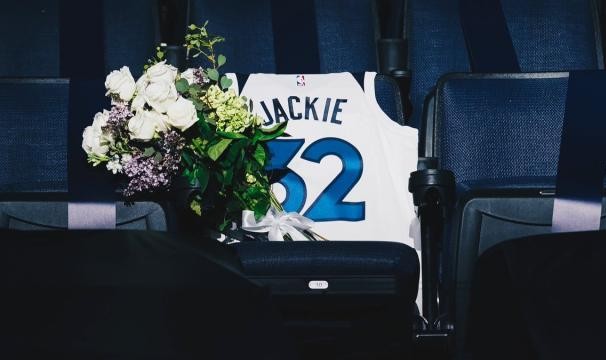 KaiyunSports-开云体育-【人物】唐斯仍未走出阴霾 温情一战胜利献给母亲