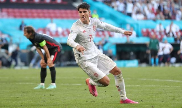 开云体育官方网址-莫拉塔爆射踢走愤懑 干脏活的中锋不应被如此对待