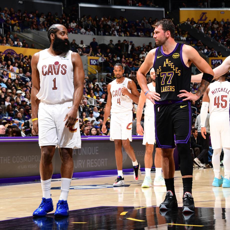 [图]东契奇42+12哈登17分 湖人击败骑士4连胜